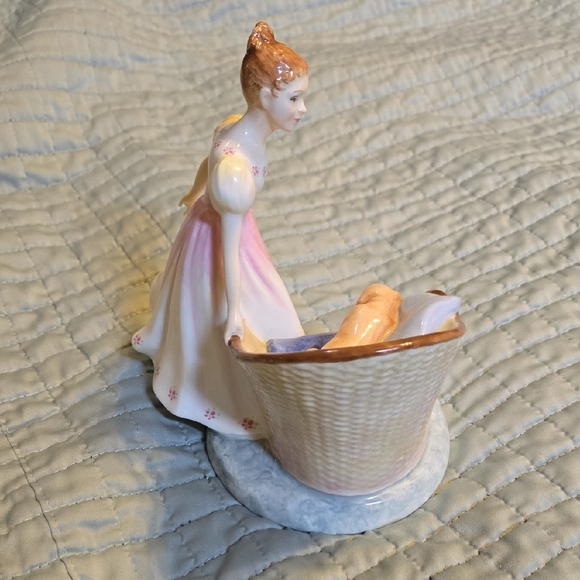 Porcelain Figurine with Pink Dress and Dog - Picture 5 of 9